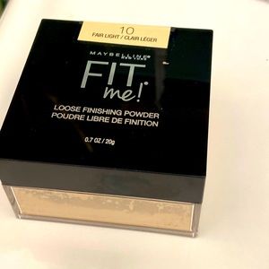 Maybelline Fit Me! Loose finishing powder in shade 10 Fair Light